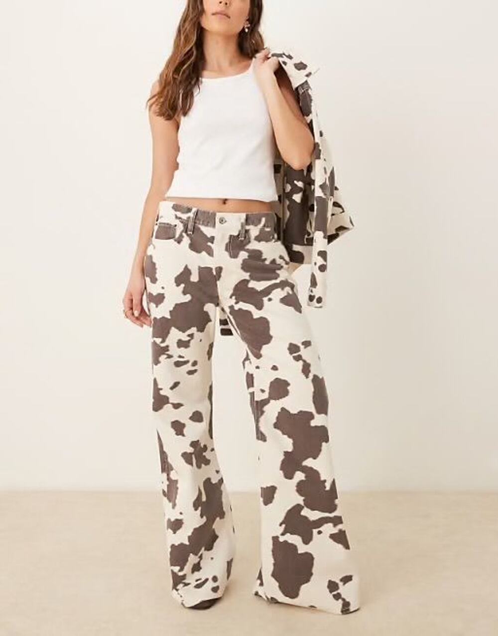 Abercrombie Mid Rise Baggy Cow Print Jeans Size 32 Long